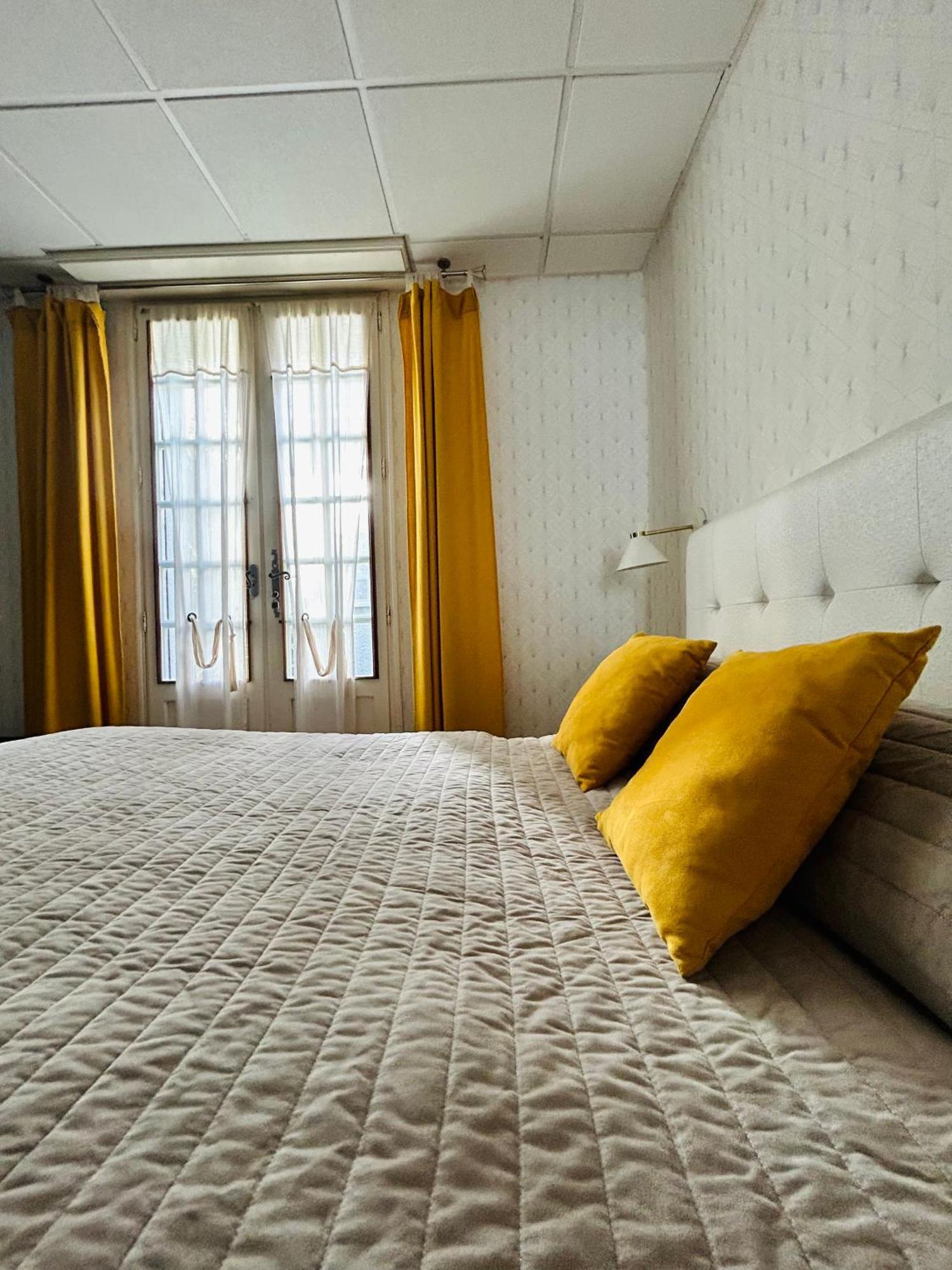 Logis Hotel L'Ayguelade Bielle Luaran gambar