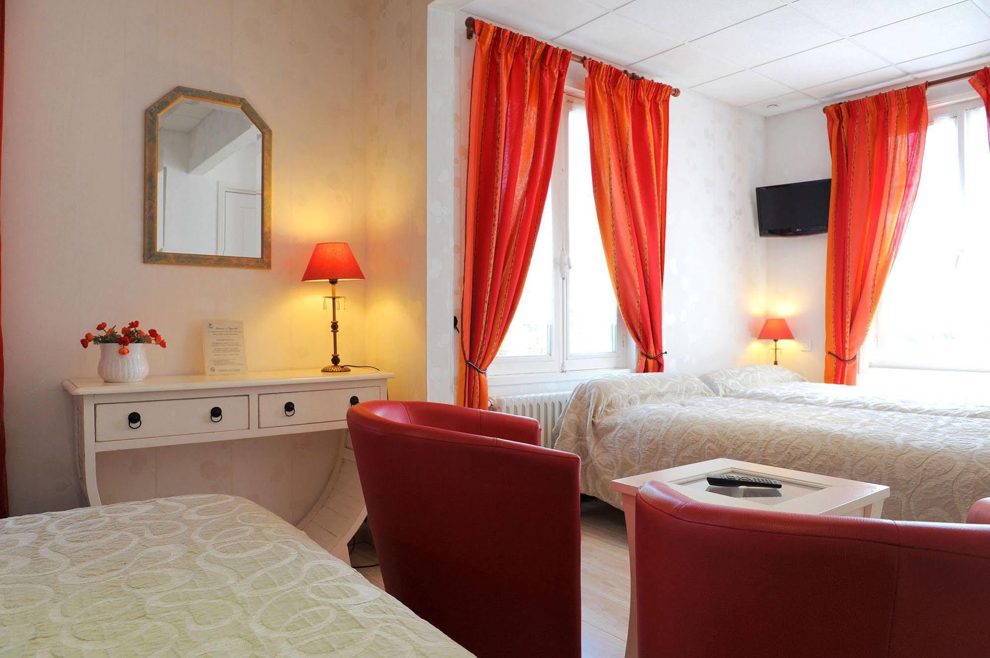 Logis Hotel L'Ayguelade Bielle Luaran gambar