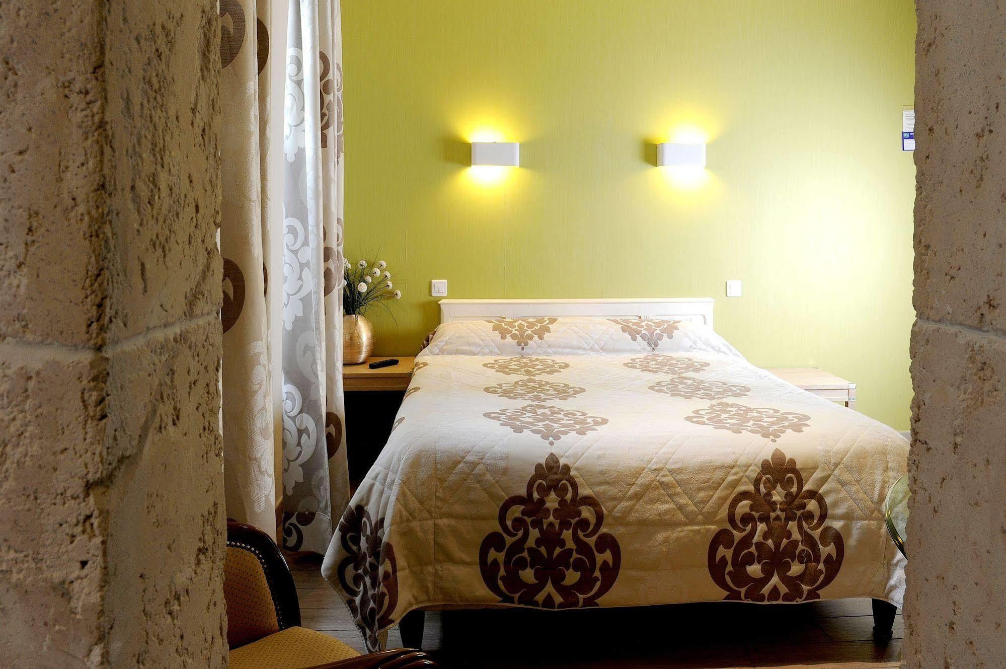 Logis Hotel L'Ayguelade Bielle Luaran gambar