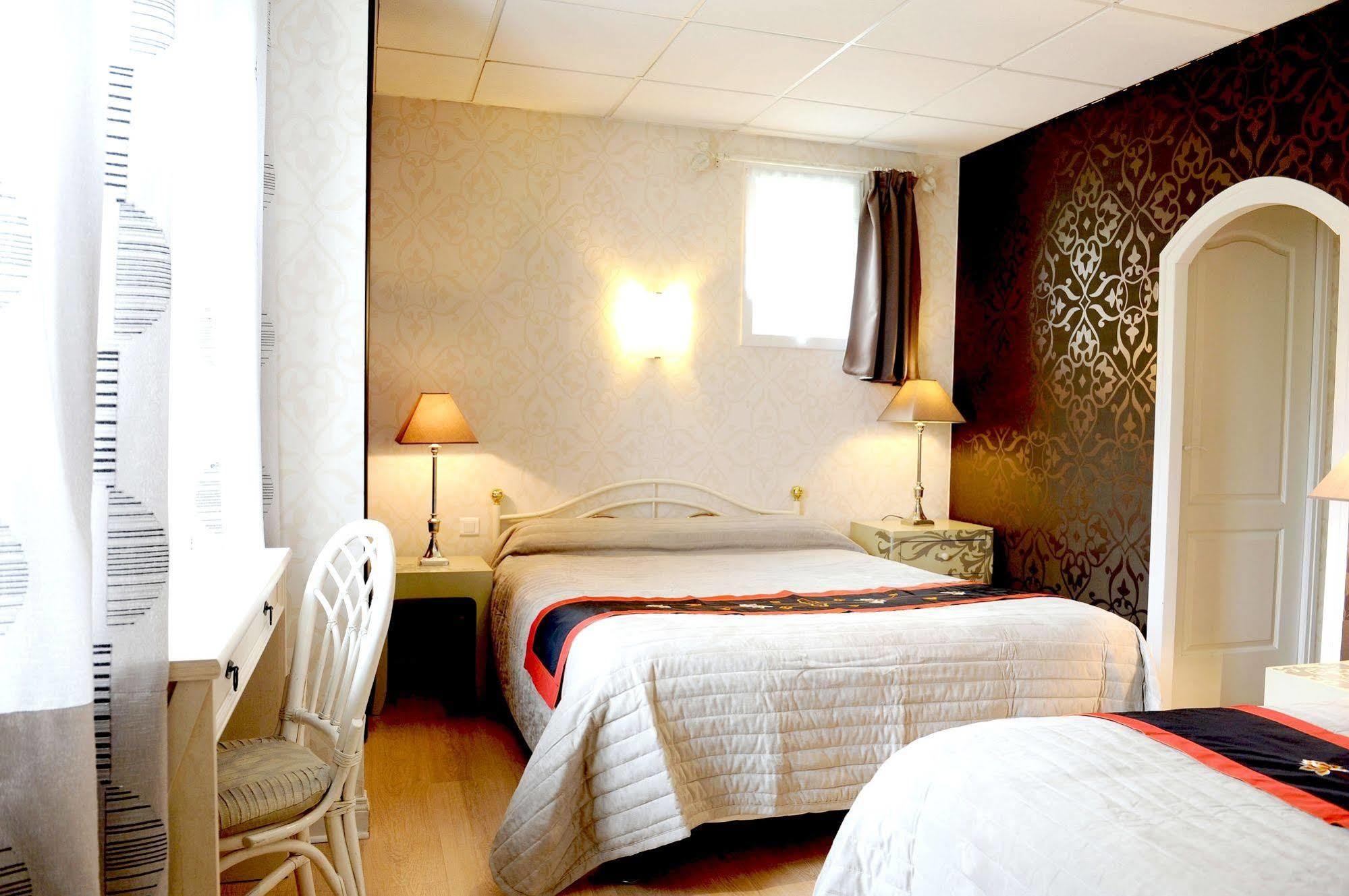 Logis Hotel L'Ayguelade Bielle Luaran gambar