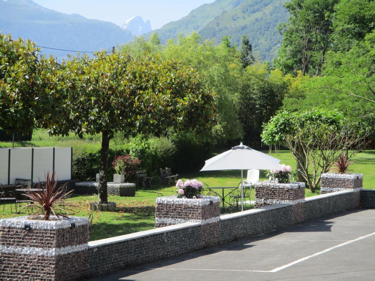 Logis Hotel L'Ayguelade Bielle Luaran gambar